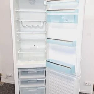 Réfrigérateur Congélateur en Haut A+ No-Frost 441 litres ARISTON MTM1912F